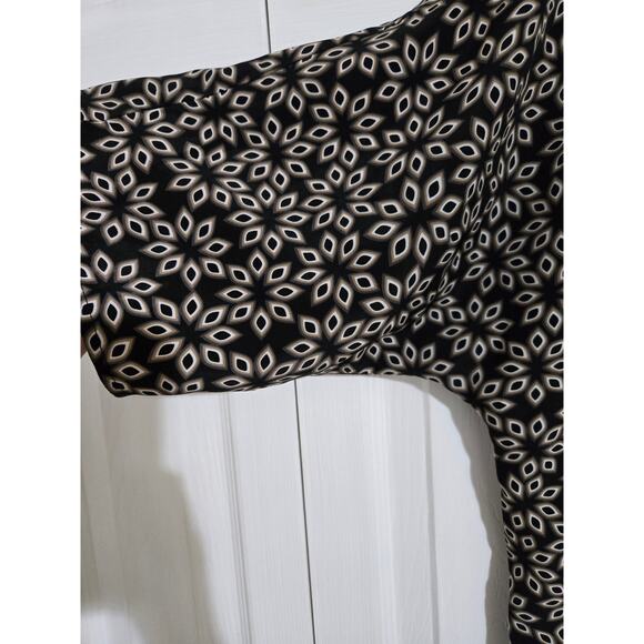 Lularoe small women's floral kimono - Picture 2 of 7